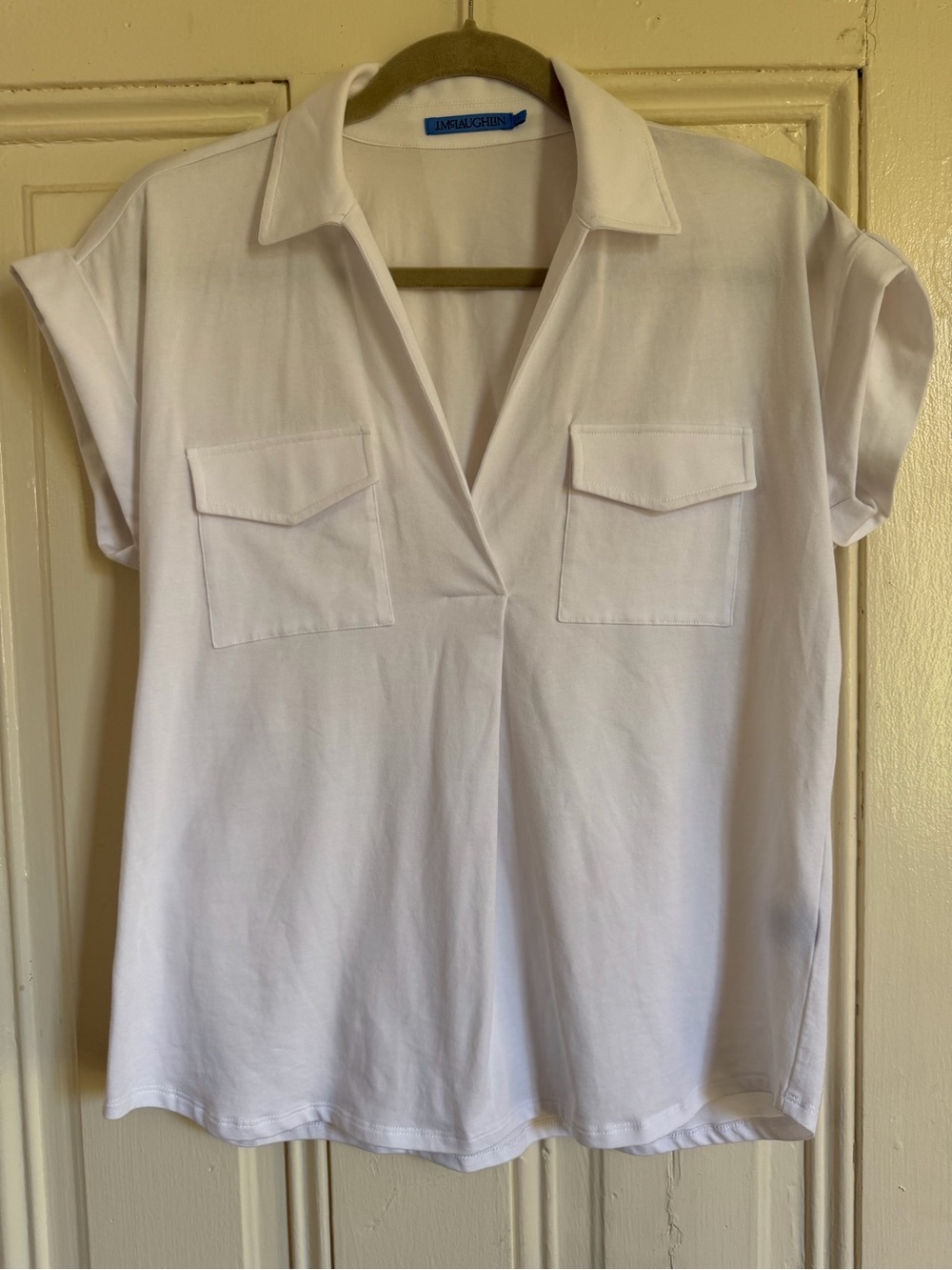 Relaxed V-Neck Pocket Polo Top - White size small nwot